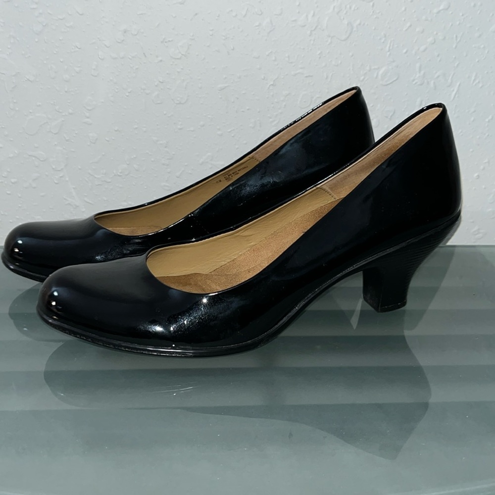 Softspots Black Patent Low Heel Pumps - Picture 8 of 8